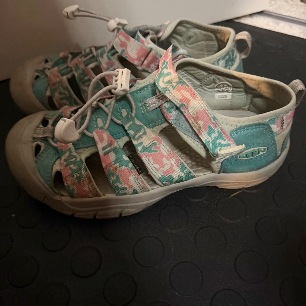 KEEN Newport H2 Floral Camo Water Sandals Teal Pink 1026276 Womens 5 / Kids 4